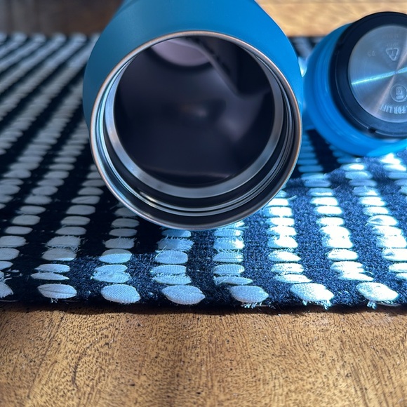 STANLEY ICEFLOW BOTTLE WITH CAP AND CARRY LID 36 OZ - Picture 8 of 9